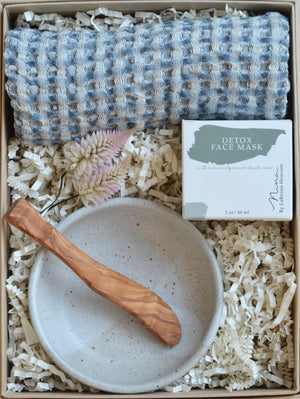 mask gift box includes the mask, spoon, ceramic bowl and dishtowel